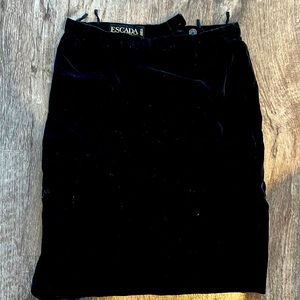 Black Escada velvet skirt, size 2-4